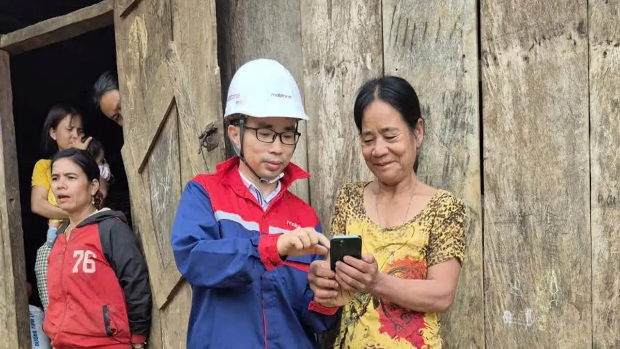 تغطية شاملة.. وصول شبكات الاتصال إلى قرية الثلاثة لا في ترا لينغ